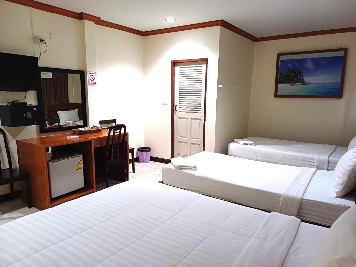 Отель Golden Bee Phiphi Экстерьер фото
